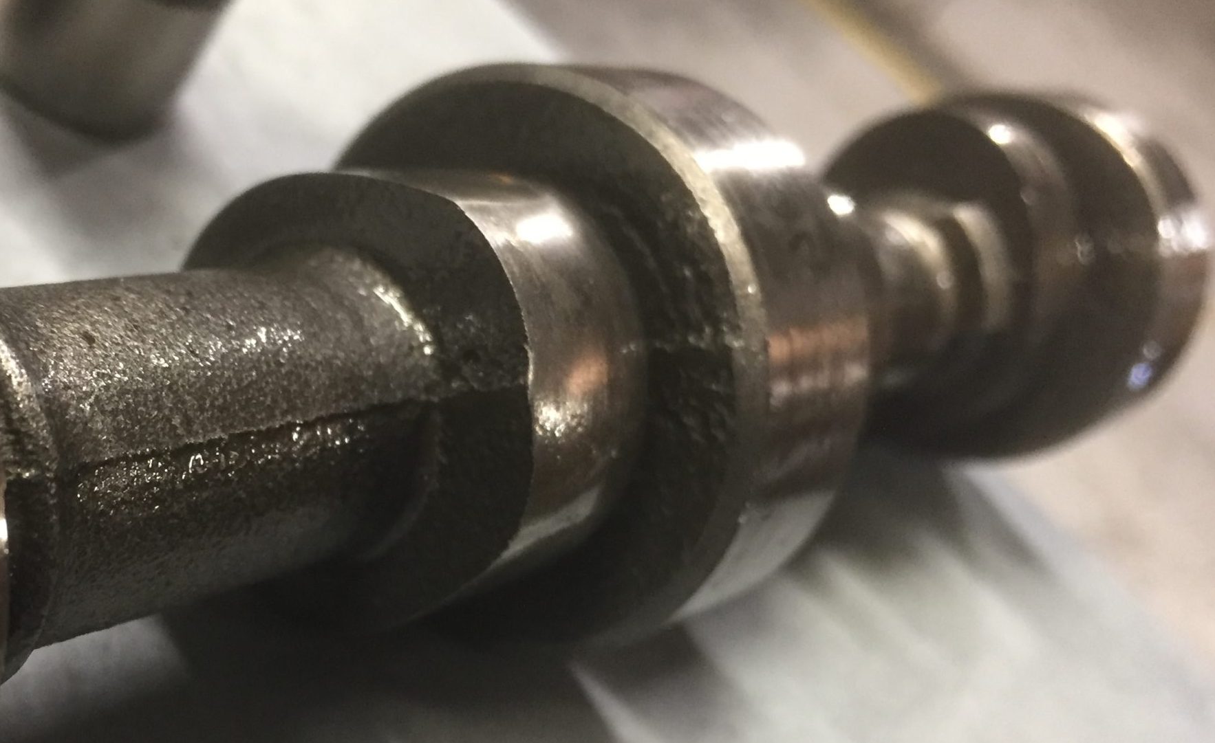 Camshaft lobes worn off caused by internal friction Reduce friction heat wear Maxodyne AW10 Antiwear